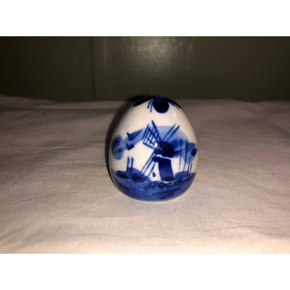 Delft Blue Ceramic Egg Salt and Pepper Shakers Windmill Floral Blue White 2in
